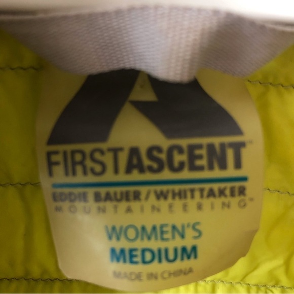 Eddie Bauer Down Filled Puffer Vest With Side Stretch Panels. - Picture 7 of 9